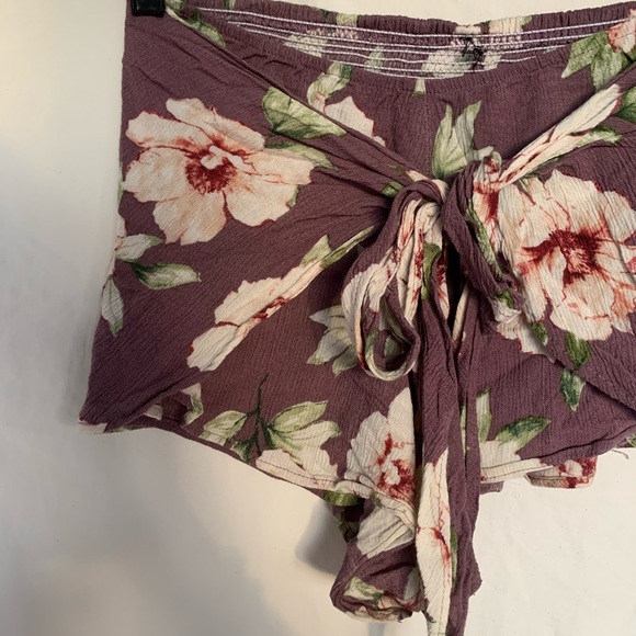 Blue Life Tie Front Floral Shorts - Picture 3 of 6